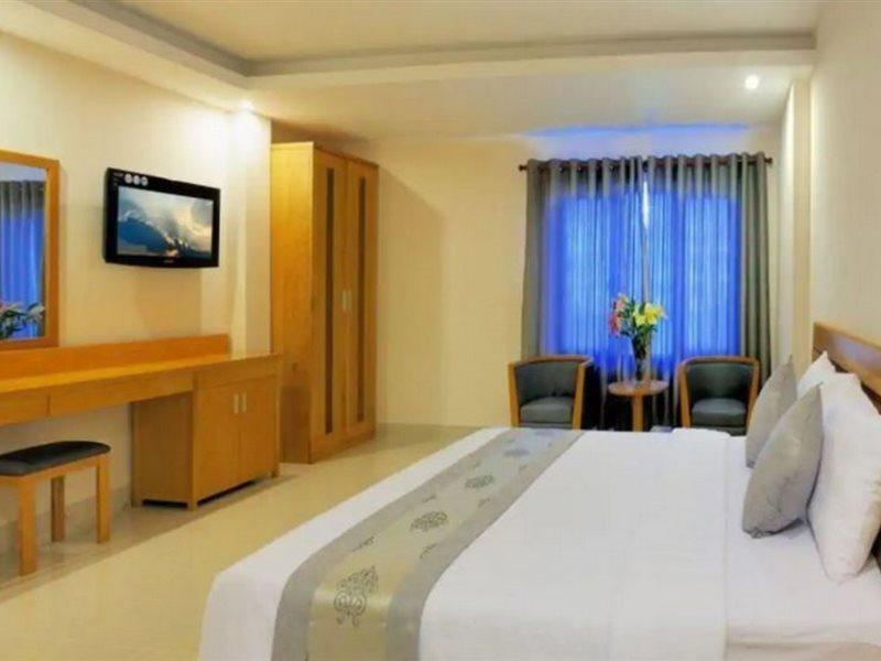 U And Me Hotel Tan Phong Bagian luar foto